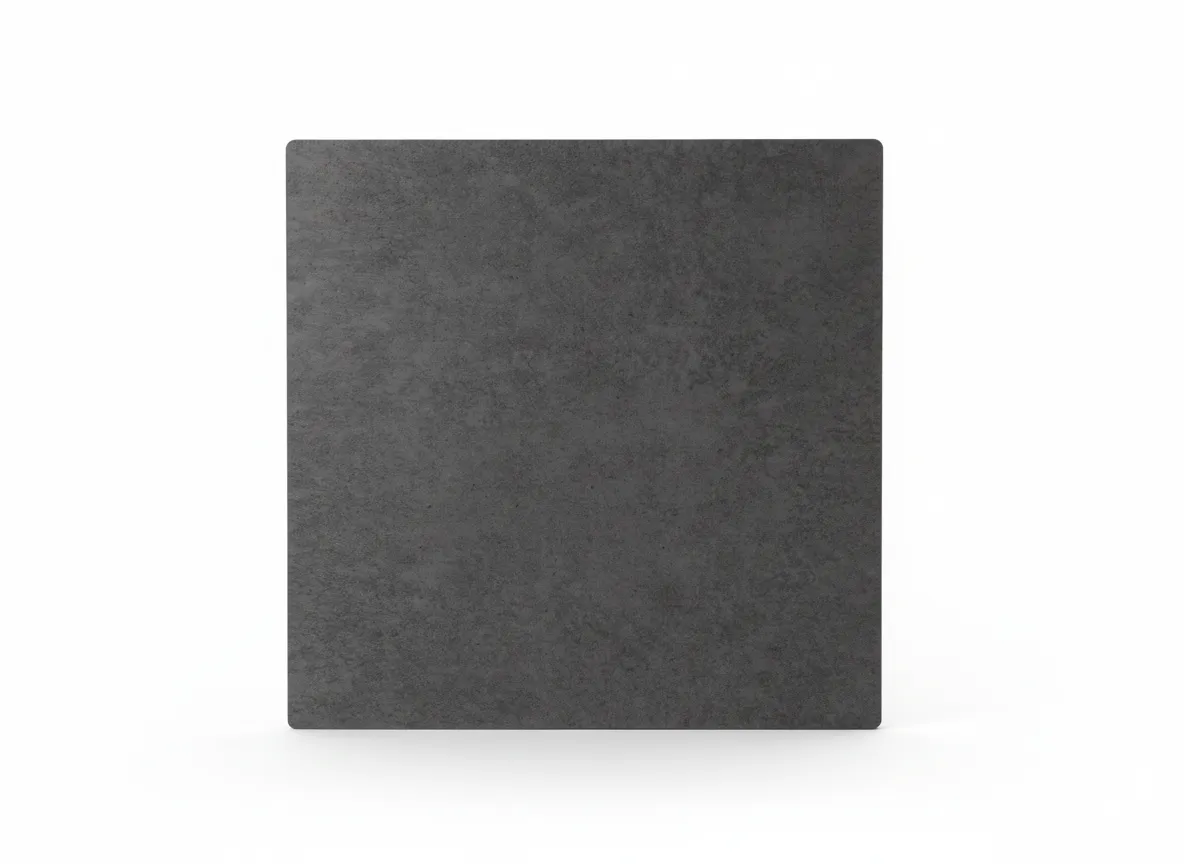 Fondo fotográfico rígido de doble cara, tamaño 40×40 cm. Cada placa cuenta con dos superficies utilizables, permitiendo cambiar el fondo de la toma de forma rápida y práctica. Fabricado en material impermeable, resistente y fácil de limpiar. Adecuado para fotografía de producto, ecommerce y creación de contenido visual en estudio o superficies amplias de trabajo.