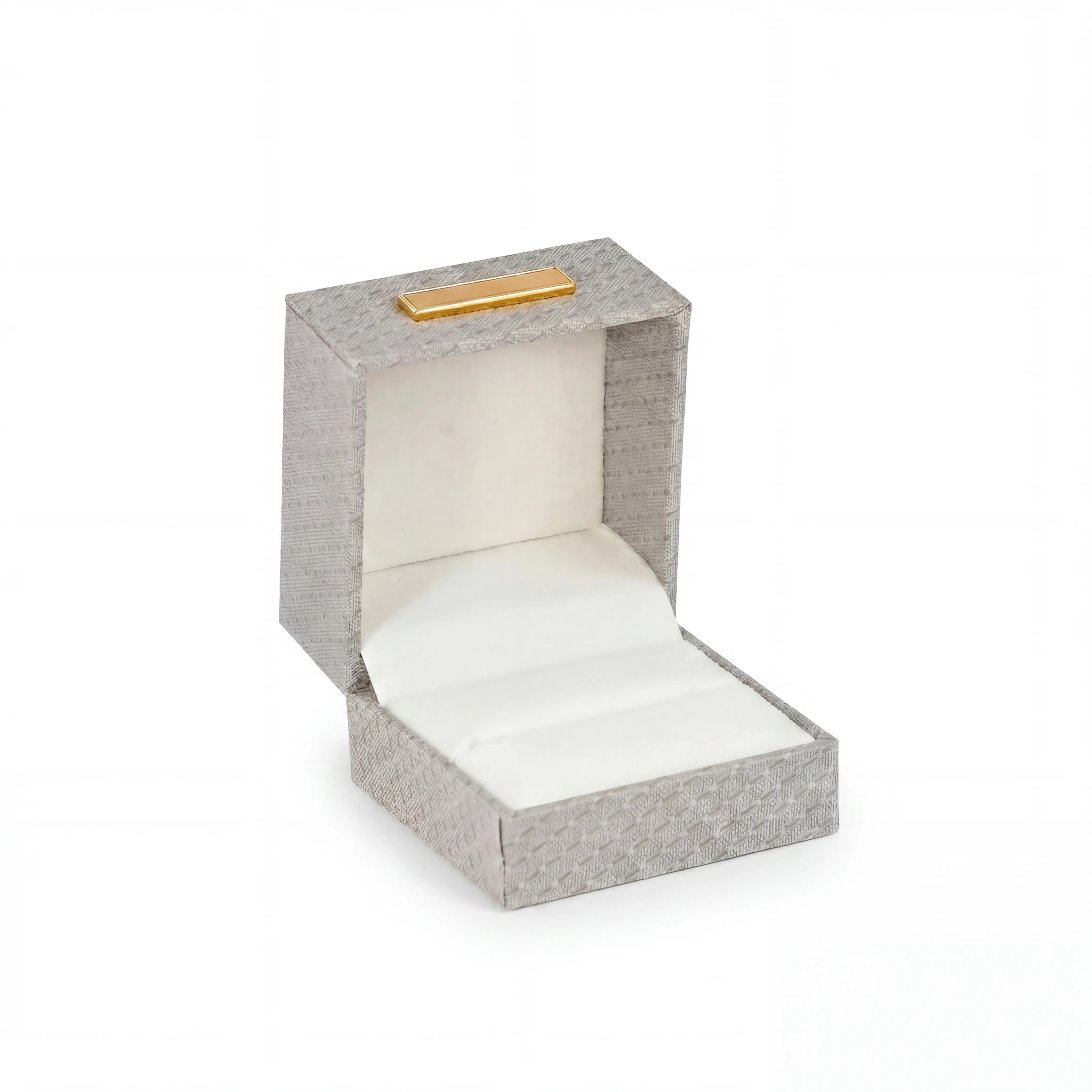 Empaque compacto de 5,8 × 5,8 × 4,5 cm, con acabado elegante en tono gris. Ideal para piezas pequeñas que merecen una presentación fina y cuidada.