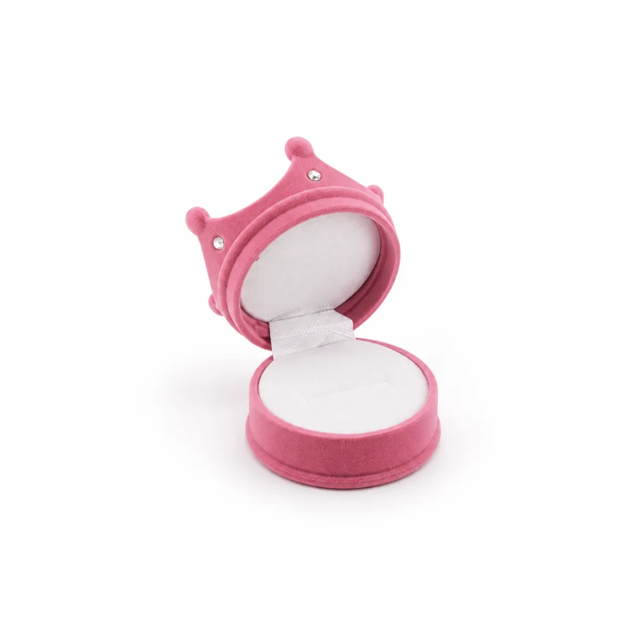 Estuche rosa con diseño de corona y acabado aterciopelado. Ideal para presentar y proteger anillos con un toque elegante.